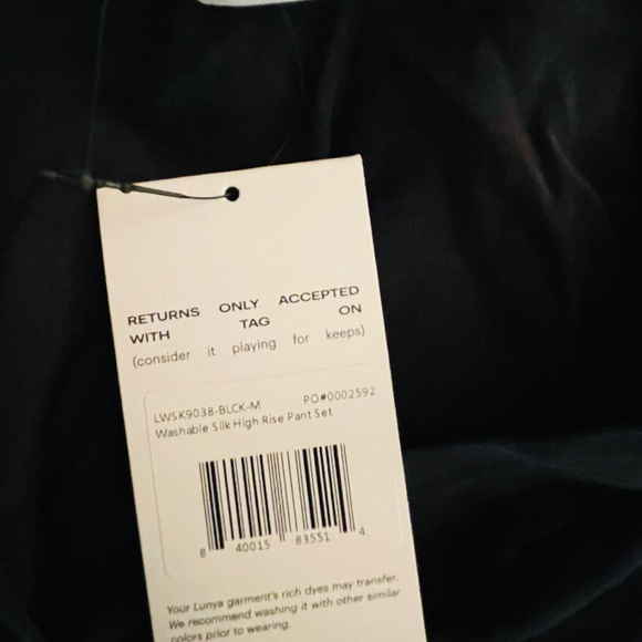 NWT Lunya Washable Silk High Rise Pant Set . Black. Medium - Picture 9 of 11